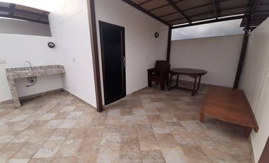 3 Bed 2Bath Townhouse for sale! Beautiful surrounding, Big pool, Full furnished price only 3,950,000 baht. Ready to move in! Price Negotiable!