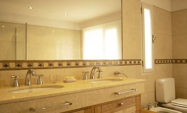 DESTACADA PROPIEDAD EN BARRIO MELIPAL 250m2