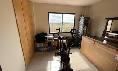 En alquiler casa de 4 dormitorios en urb.La Romareda. (TH)