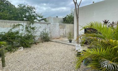 CASA EN VENTA DE UNA PLANTA EN MÉRIDA. KOMCHEN