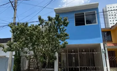 Excelente Casa en Ensueños, a unos pasos de Luna Parc