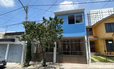 Excelente Casa en Ensueños, a unos pasos de Luna Parc