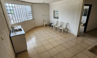 VENDO AMPLIA OFICINA Y LOCAL EN ESQUINA $2,500,000.00 CON PANELES SOLARES Y CALENTADOR SOLAR LLAMA !