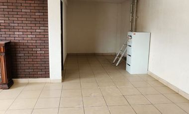 VENDO AMPLIA OFICINA Y LOCAL EN ESQUINA $2,500,000.00 CON PANELES SOLARES Y CALENTADOR SOLAR LLAMA !