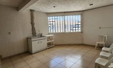 VENDO AMPLIA OFICINA Y LOCAL EN ESQUINA $2,500,000.00 CON PANELES SOLARES Y CALENTADOR SOLAR LLAMA !