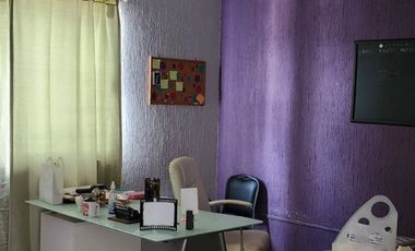 VENDO AMPLIA OFICINA Y LOCAL EN ESQUINA $2,500,000.00 CON PANELES SOLARES Y CALENTADOR SOLAR LLAMA !