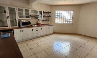 VENDO AMPLIA OFICINA Y LOCAL EN ESQUINA $2,500,000.00 CON PANELES SOLARES Y CALENTADOR SOLAR LLAMA !