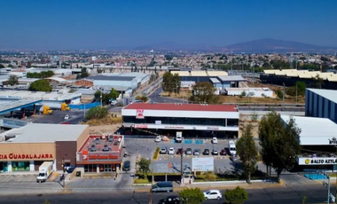 Box Market Tonalá - Locales Comerciales con Excelente Ubicación Desde 77 - 208 m²