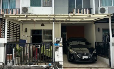 แค่เลือกทำเลบ้านชีวิตก็ดีขึ้นได้  ขายทาวน์โฮมพฤกษา95/2 เนื้อที่ 17.4 ตรว.3 ห้องนอน 2 ห้องน้ำ 1 ห้องครัว 1 จอดรถ ใกล้เซ็นทรัลเวสต์เกต