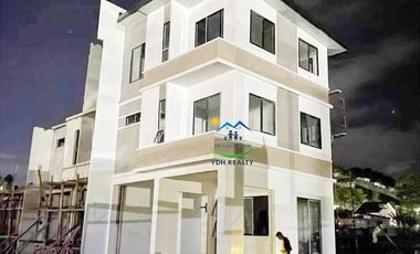 3 Storey House For Sale in Acropolis Subdivision Talamban, Cebu CIty Preselling