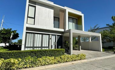 PARIS IDEAL FAMILY HOME FOR SALE
