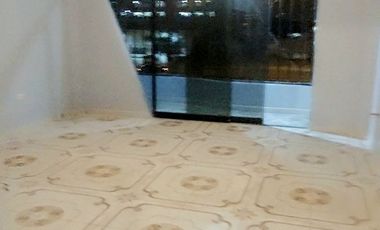 Vendo Amplio Departamento En Av. Trapiche Comas