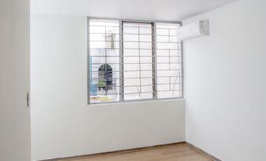 Amplia Casa en Venta en Esquina de Av Circuvalación y Juan de Mena