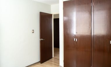 Amplia Casa en Venta en Esquina de Av Circuvalación y Juan de Mena