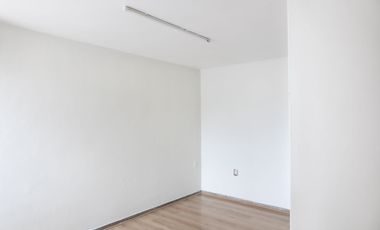 Amplia Casa en Venta en Esquina de Av Circuvalación y Juan de Mena