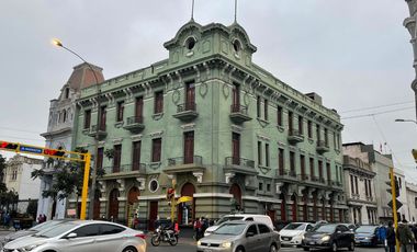 LOCAL COMERCIAL EN ALQUILER EN ESQUINA DE AV. PASEO COLÓN Y JR. WASHINGTON