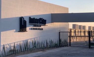 Renta Local Planta Alta Plaza Intercity Zakia Querétaro 96m2