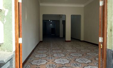 LOCAL COMERCIAL EN ALQUILER EN 1er PISO FRENTE A AV. PASEO COLÓN