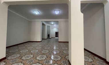 LOCAL COMERCIAL EN ALQUILER EN 1er PISO FRENTE A AV. PASEO COLÓN