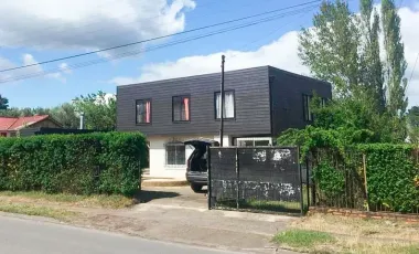 Linda Casa En Centro De Quillón