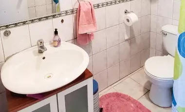 Linda Casa En Centro De Quillón