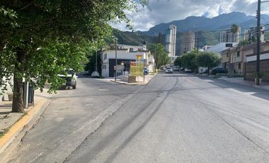 Venta Excepcional LOCAL COMERCIAL y Oficinas AV. CAMINO AL MIRADOR Paseo Residencial Monterrey ESQUINA 2 PISOS Super Visible Estratégico