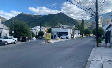 Venta Excepcional LOCAL COMERCIAL y Oficinas AV. CAMINO AL MIRADOR Paseo Residencial Monterrey ESQUINA 2 PISOS Super Visible Estratégico