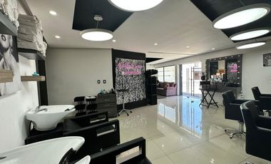 Venta Excepcional LOCAL COMERCIAL y Oficinas AV. CAMINO AL MIRADOR Paseo Residencial Monterrey ESQUINA 2 PISOS Super Visible Estratégico