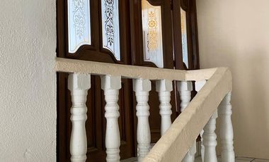 Venta Excepcional LOCAL COMERCIAL y Oficinas AV. CAMINO AL MIRADOR Paseo Residencial Monterrey ESQUINA 2 PISOS Super Visible Estratégico