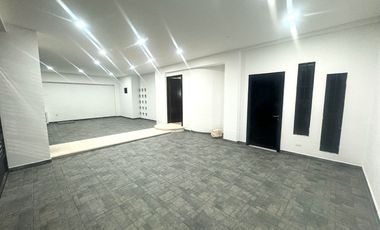 Fantástica Casa en VENTA 100% Remodelada Av.Acanceh, SM 11, Cancún