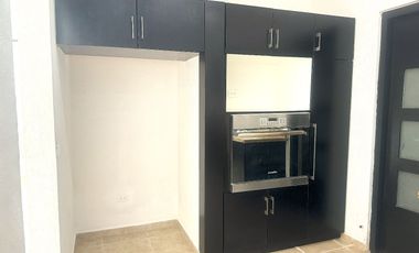 Fantástica Casa en VENTA 100% Remodelada Av.Acanceh, SM 11, Cancún