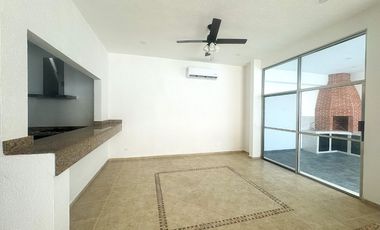 Fantástica Casa en VENTA 100% Remodelada Av.Acanceh, SM 11, Cancún