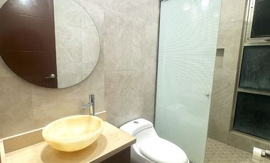 Fantástica Casa en VENTA 100% Remodelada Av.Acanceh, SM 11, Cancún
