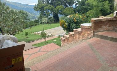VENDO FINCA DE UNA HECTÁREA ENTRE GIRARDOTA Y BARBOSA ANTIOQUIA