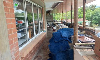 VENDO FINCA DE UNA HECTÁREA ENTRE GIRARDOTA Y BARBOSA ANTIOQUIA