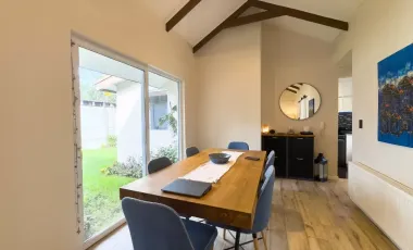Hermosa Casa Completamente Remodelada En Los Batros