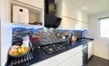 Hermosa Casa Completamente Remodelada En Los Batros
