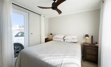 Hermosa Casa Completamente Remodelada En Los Batros
