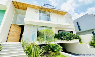 Residencia de Lujo en Venta Puerta Las Lomas Zona Andares Zapopan