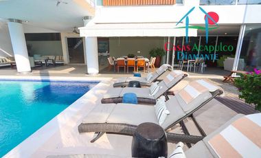 Hermosa casa con alberca privada, asoleadero y espectacular vista a la bahía de Santa Lucía
