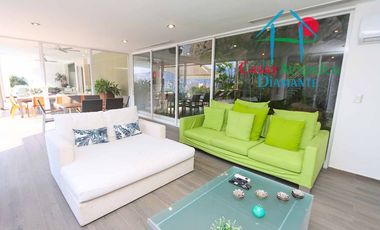 Hermosa casa con alberca privada, asoleadero y espectacular vista a la bahía de Santa Lucía