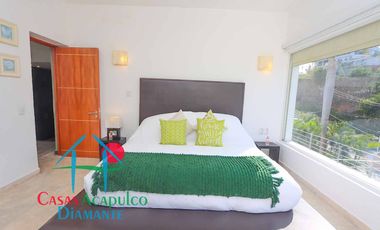 Hermosa casa con alberca privada, asoleadero y espectacular vista a la bahía de Santa Lucía
