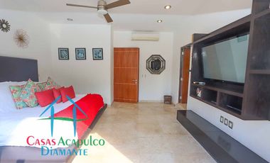 Hermosa casa con alberca privada, asoleadero y espectacular vista a la bahía de Santa Lucía