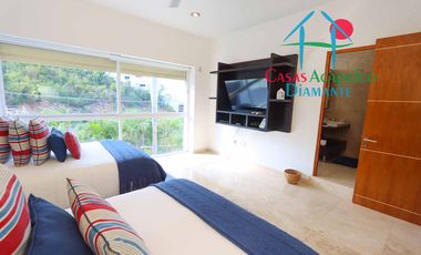 Hermosa casa con alberca privada, asoleadero y espectacular vista a la bahía de Santa Lucía