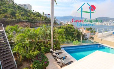 Hermosa casa con alberca privada, asoleadero y espectacular vista a la bahía de Santa Lucía