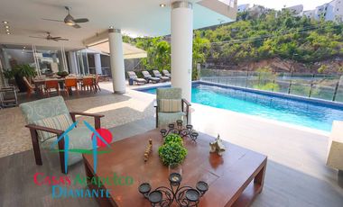 Hermosa casa con alberca privada, asoleadero y espectacular vista a la bahía de Santa Lucía