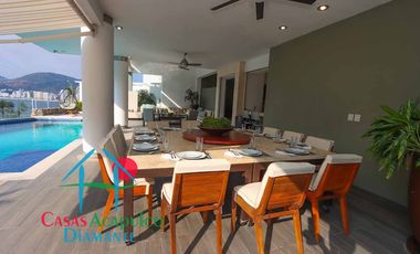 Hermosa casa con alberca privada, asoleadero y espectacular vista a la bahía de Santa Lucía