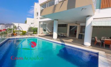 Hermosa casa con alberca privada, asoleadero y espectacular vista a la bahía de Santa Lucía