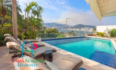 Hermosa casa con alberca privada, asoleadero y espectacular vista a la bahía de Santa Lucía