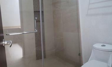 RENTA amplia casa en condominio Dos Caprichos, Juriquilla, Querétaro